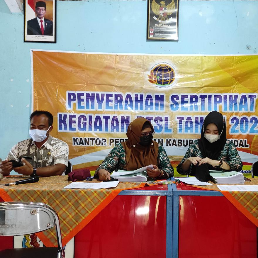 PEMBAGIAN SERTIPIKAT TANAH (PTSL) TAHAP I TAHUN 2021